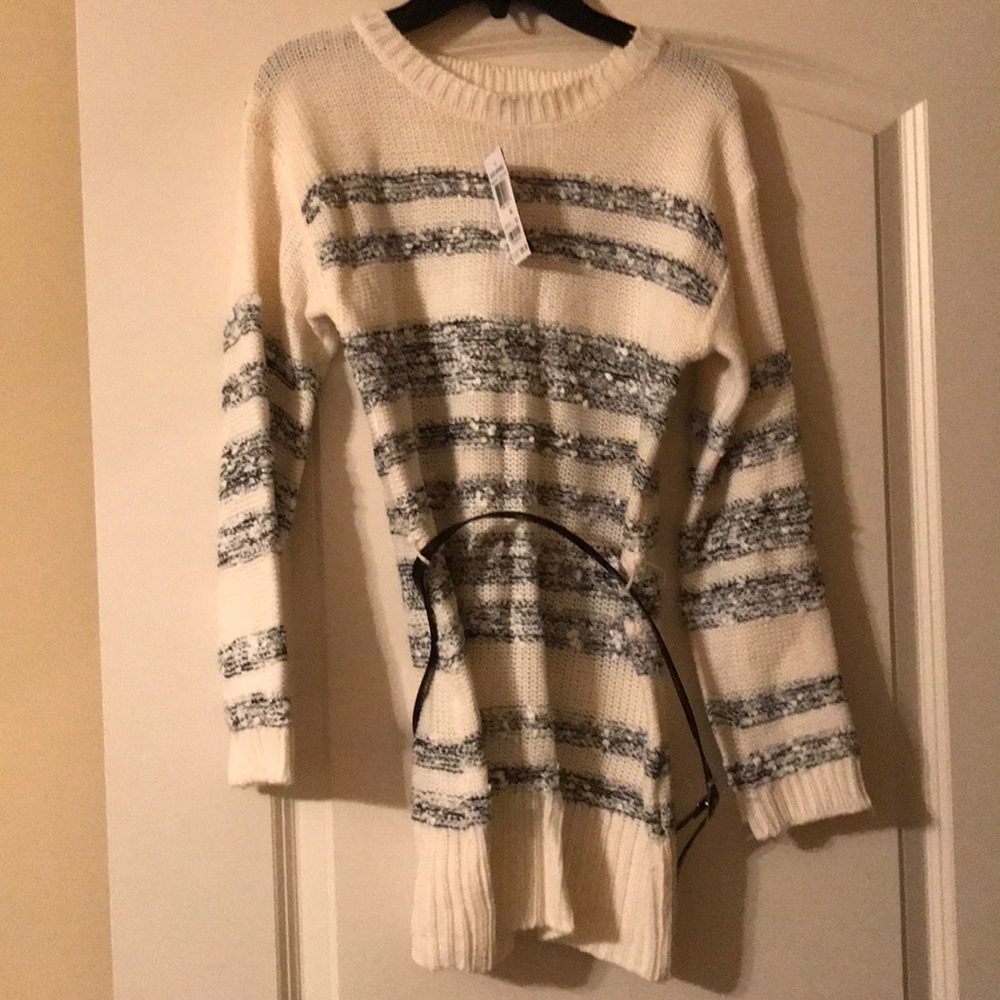 Girls XL sweater with belt